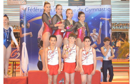 2 Equipes en demies finales nationales